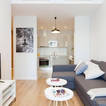 Beautiful 4Bd 4Ba Apartment In Eixample District บาร์เซโลนา ภายนอก รูปภาพ