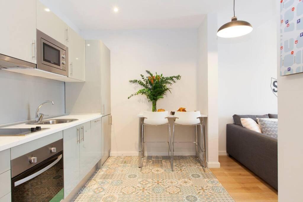 Beautiful 4Bd 4Ba Apartment In Eixample District บาร์เซโลนา ภายนอก รูปภาพ