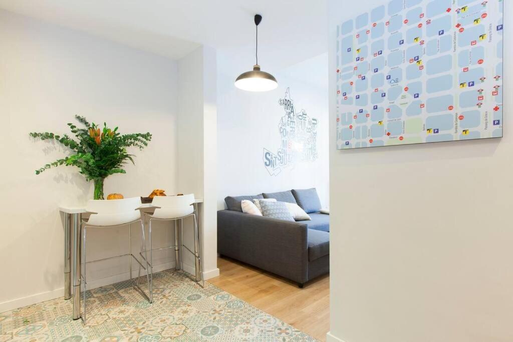 Beautiful 4Bd 4Ba Apartment In Eixample District บาร์เซโลนา ภายนอก รูปภาพ