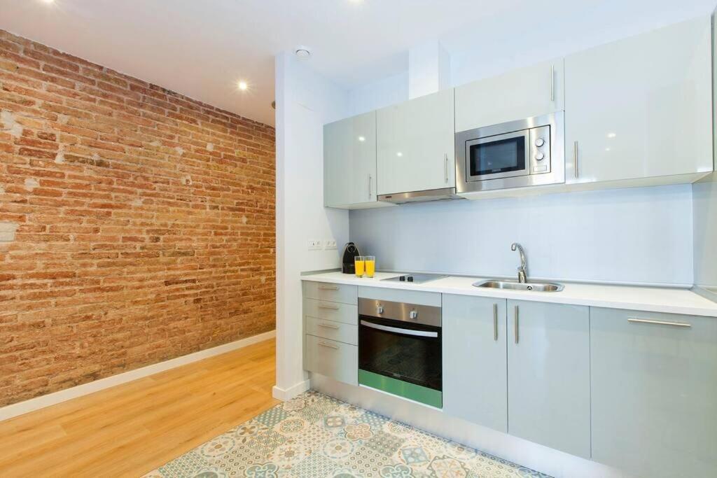 Beautiful 4Bd 4Ba Apartment In Eixample District บาร์เซโลนา ภายนอก รูปภาพ