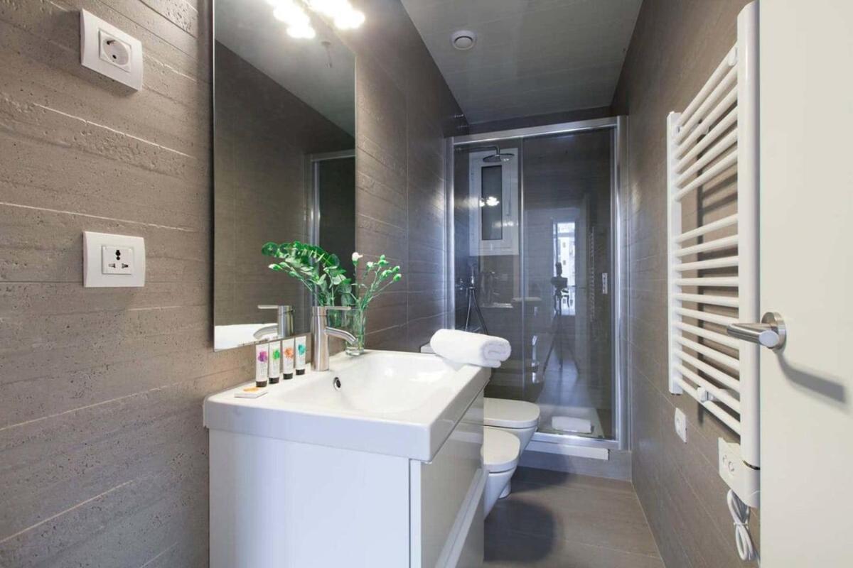 Beautiful 4Bd 4Ba Apartment In Eixample District บาร์เซโลนา ภายนอก รูปภาพ